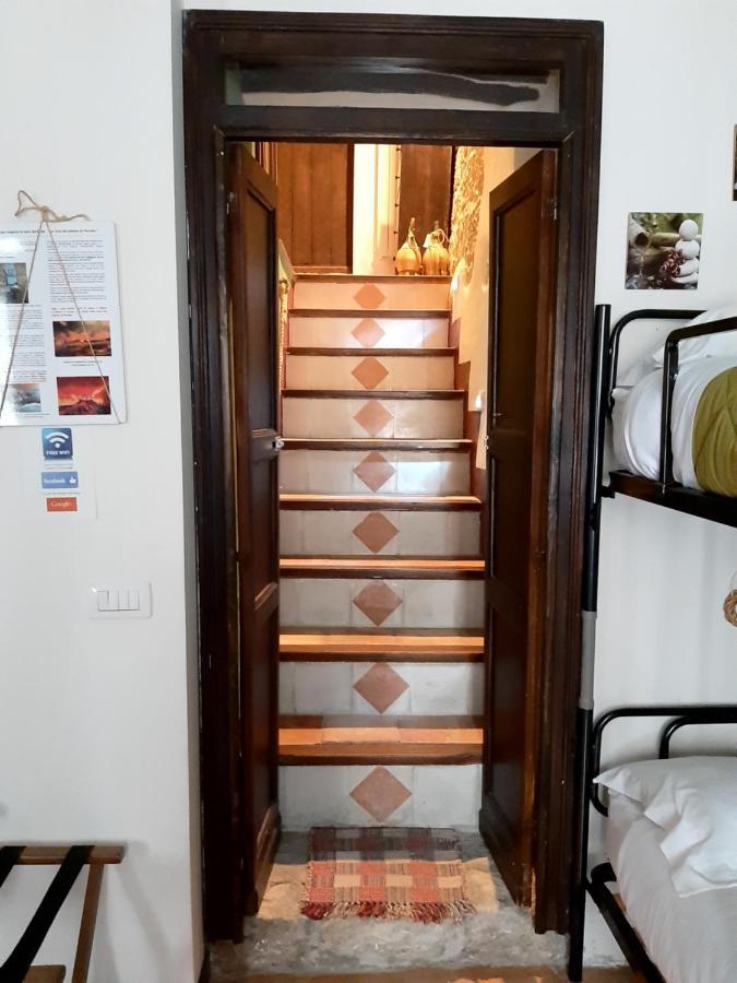 La Casa Del Pittore Di Petralia 페트랄리아 소프라나 외부 사진