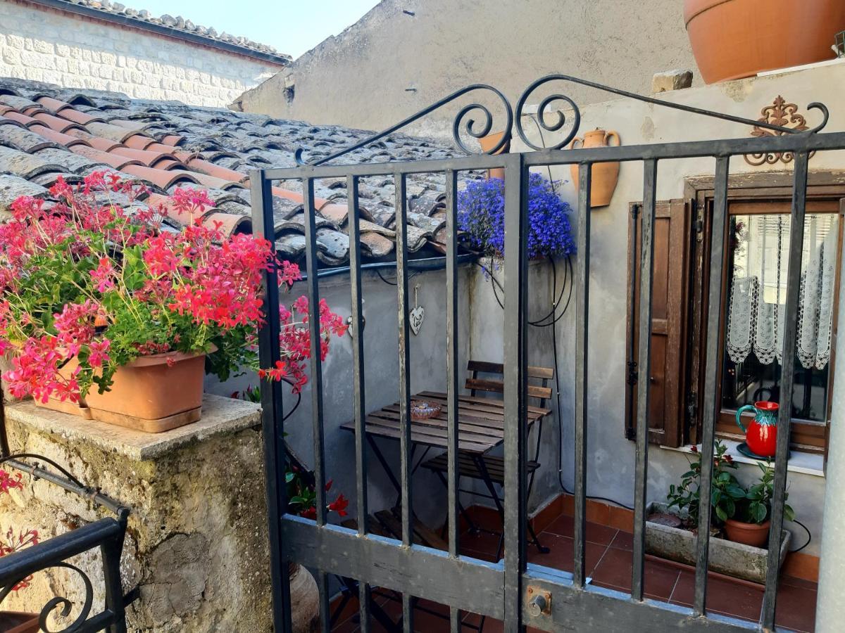 La Casa Del Pittore Di Petralia 페트랄리아 소프라나 외부 사진