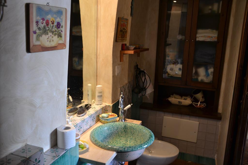 La Casa Del Pittore Di Petralia 페트랄리아 소프라나 객실 사진